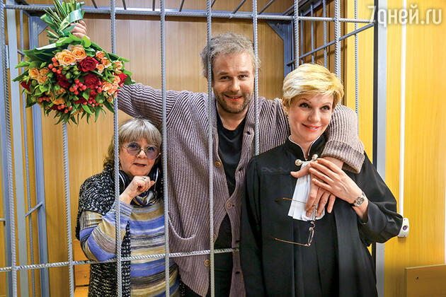 Алла Сурикова с Максимом Авериным и Анной Ардовой Алла Сурикова с Максимом Авериным и Анной Ардовой