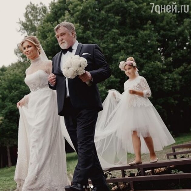 Как романтично! Кристина Бабушкина показала фото со своей свадьбы