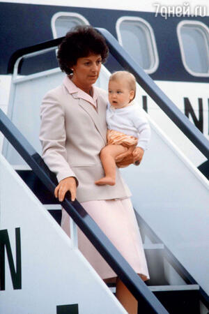 Барбара Барнс была первой няней принца Уильяма. 1983 г. Барбара Барнс была первой няней принца Уильяма. 1983 г.