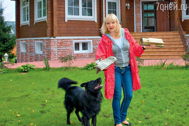 Маргарита Суханкина выстроила для любимца семьи грюнендаля Мишки... Маргарита Суханкина выстроила для любимца семьи грюнендаля Мишки...
