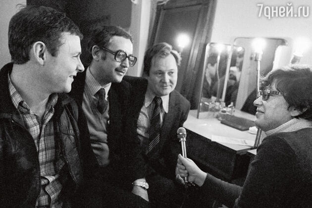 Виталий Соломин, Василий Ливанов и Виктор Павлов перед спектаклем. 1983 г. Виталий Соломин, Василий Ливанов и Виктор Павлов перед спектаклем. 1983 г.