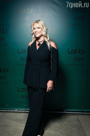 Екатерина Одинцова в костюме от Lakbi Екатерина Одинцова в костюме от Lakbi