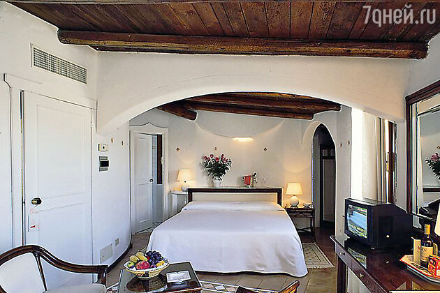 «Club Hotel» в Байа Сардиния «Club Hotel» в Байа Сардиния