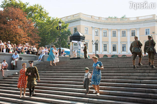 Съемки проходили в знаковом месте Одессы — на Потемкинской лестнице Съемки проходили в знаковом месте Одессы — на Потемкинской лестнице