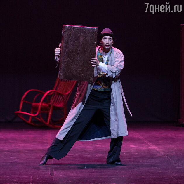 Сцены из спектакля Сцены из спектакля