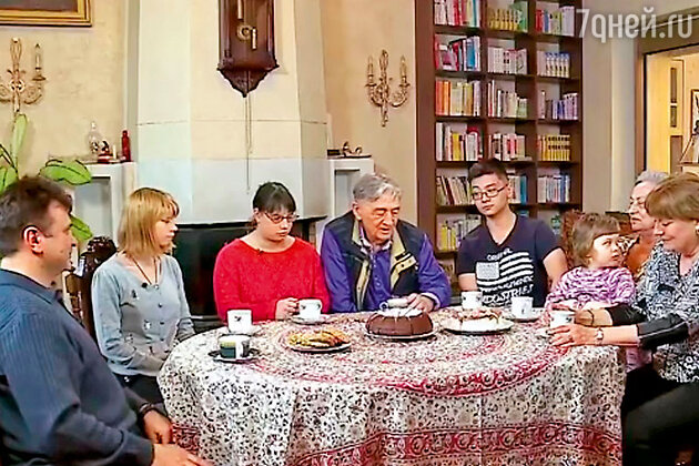 Программа «В гостях у Эдуарда Успенского. Пока все дома. Выпуск от 05.06.2016» Программа «В гостях у Эдуарда Успенского. Пока все дома. Выпуск от 05.06.2016»
