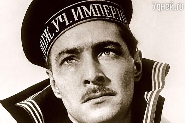 Вячеслав Тихонов в фильме «Мичман Панин» Вячеслав Тихонов в фильме «Мичман Панин»