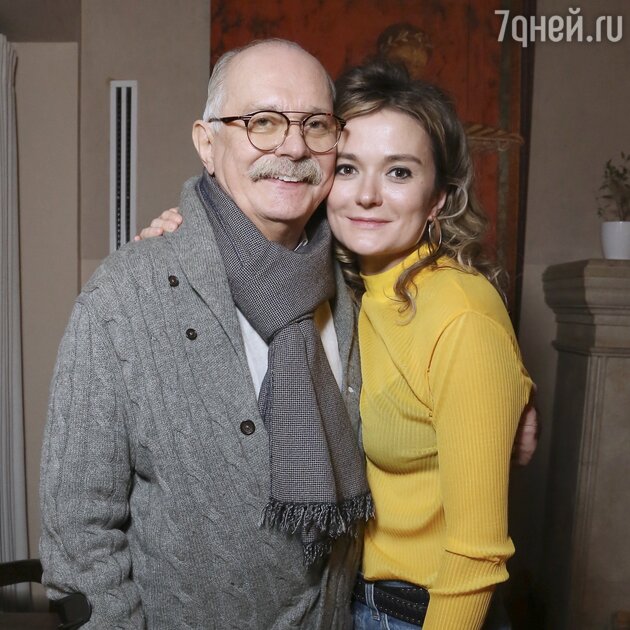 Никита Сергеевич с дочкой Надеждой Никита Сергеевич с дочкой Надеждой