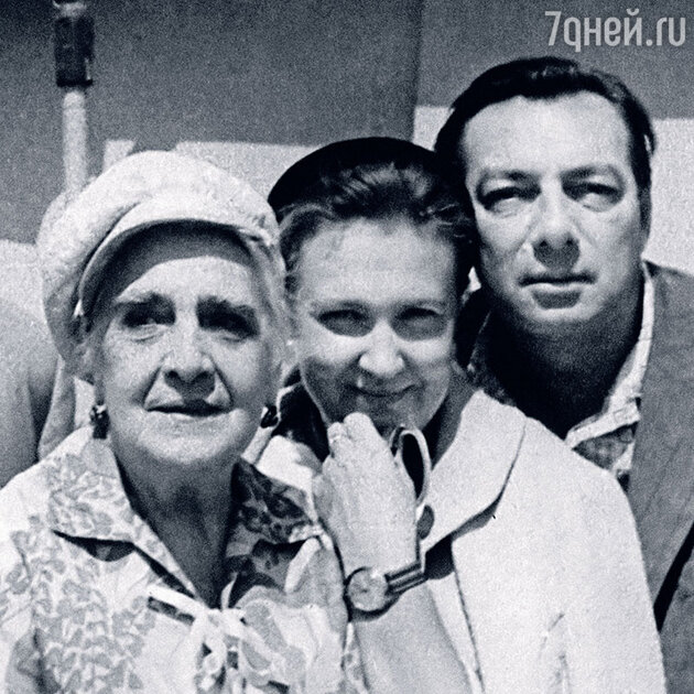Елена Гоголева, Ольга Чуваева и Никита Подгорный Елена Гоголева, Ольга Чуваева и Никита Подгорный