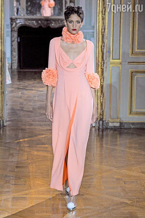 Показ Ulyana Sergeenko Couture Показ Ulyana Sergeenko Couture