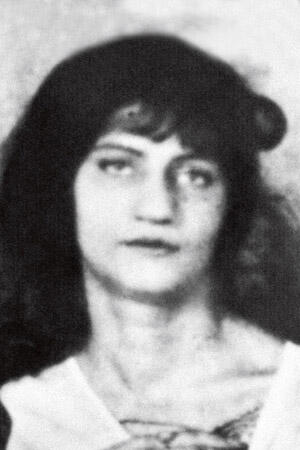 Жанна Эбютерн. 1919 г. Жанна Эбютерн. 1919 г.