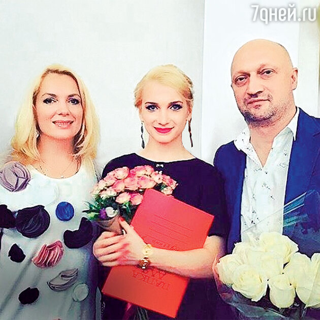 Мария Порошина с Гошей Куценко и старшей дочерью Полиной Мария Порошина с Гошей Куценко и старшей дочерью Полиной