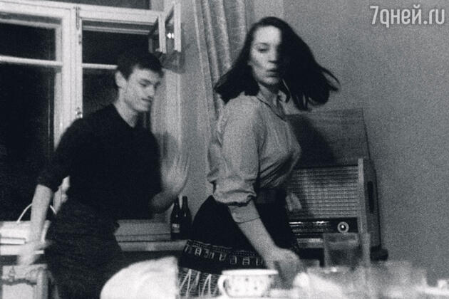 «В ревности Шукшин был страшен. Единственное, чего я добилась, — он перестал меня бить. После того, как я заехала ему сковородкой по башке» «В ревности Шукшин был страшен. Единственное, чего я добилась, — он перестал меня бить. После того, как я заехала ему сковородкой по башке»
