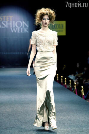Модель показа Estet Fashion Week Модель показа Estet Fashion Week
