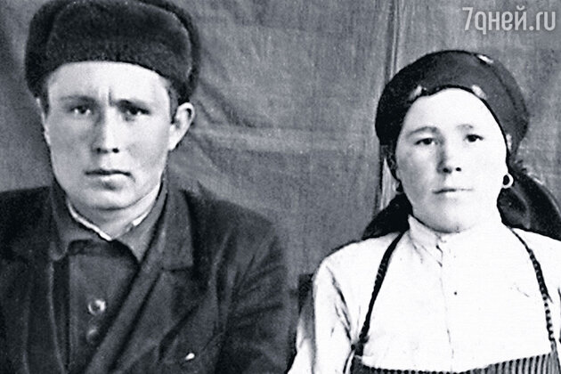 Мне двадцать лет, Афанасию — двадцать один. Уже родилась наша первая дочка Нина Мне двадцать лет, Афанасию — двадцать один. Уже родилась наша первая дочка Нина