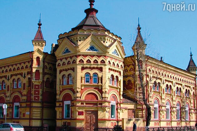 В 1897 году первым в столице объявился отец, Александр Федорович, — тесно в Сибири стало. Дом Второвых в Иркутске В 1897 году первым в столице объявился отец, Александр Федорович, — тесно в Сибири стало. Дом Второвых в Иркутске