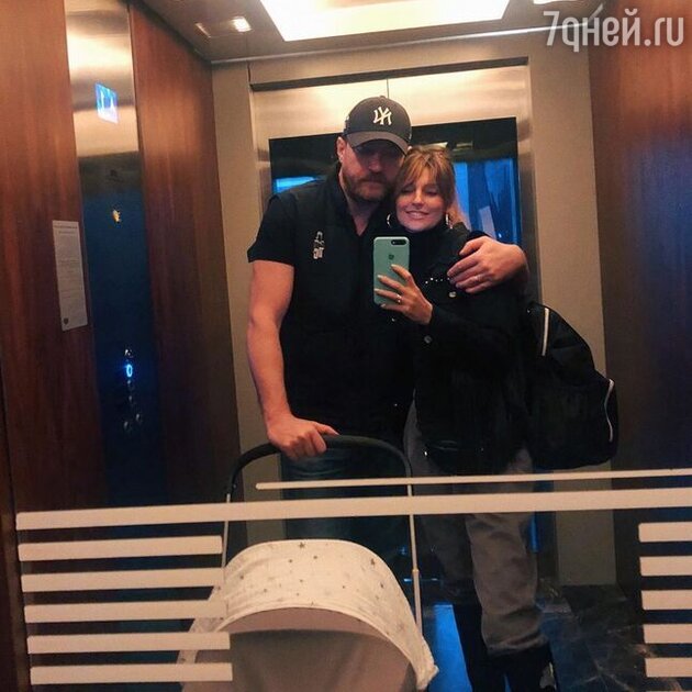 Саша Савельева с мужем и сыном Саша Савельева с мужем и сыном