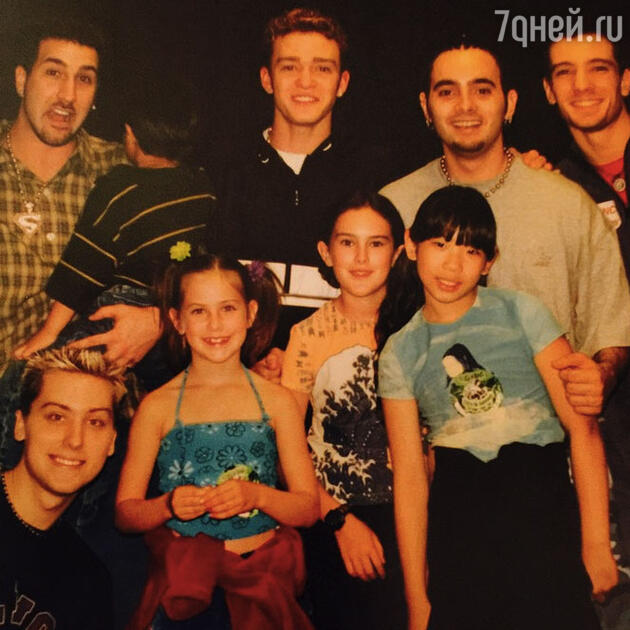 Румер Уиллис с группой N'Sync Румер Уиллис с группой N'Sync