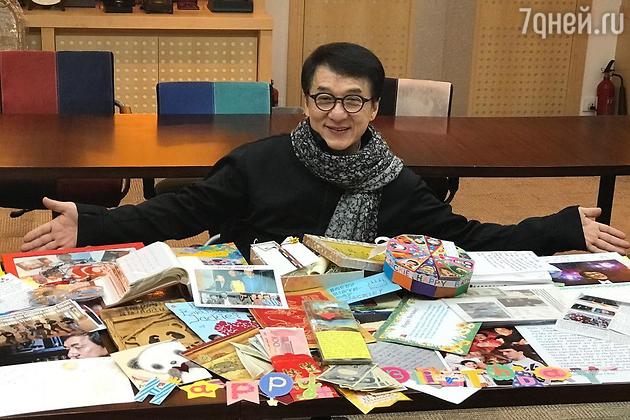 Джеки Чан, пожалуй, самый популярный актёр у себя на родине. Джеки Чан, пожалуй, самый популярный актёр у себя на родине.