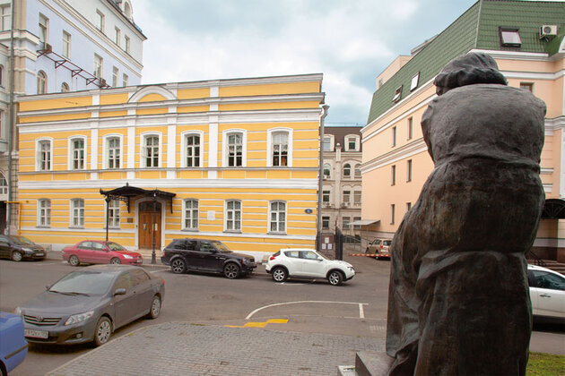 Вот Арбат, а вот и Борисоглебский переулок, дом 6 Вот Арбат, а вот и Борисоглебский переулок, дом 6