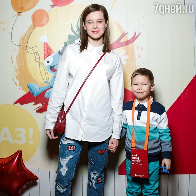 Катерина Шпица с сыном Германом Катерина Шпица с сыном Германом