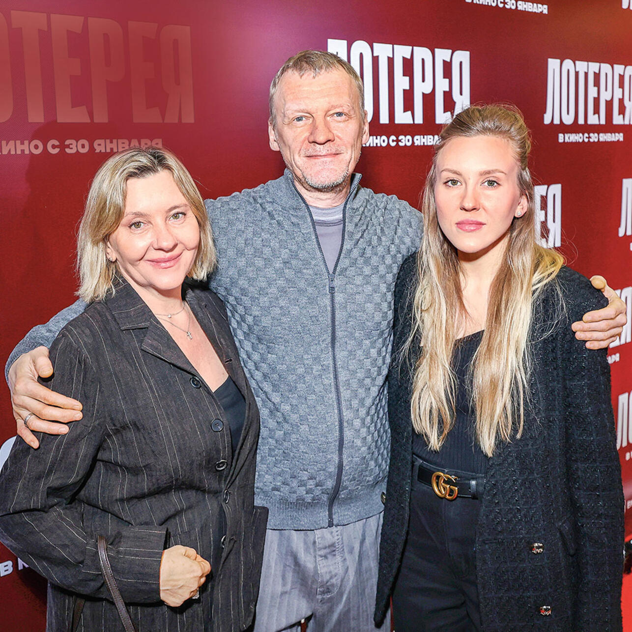 Алексей Серебряков с женой и дочкой