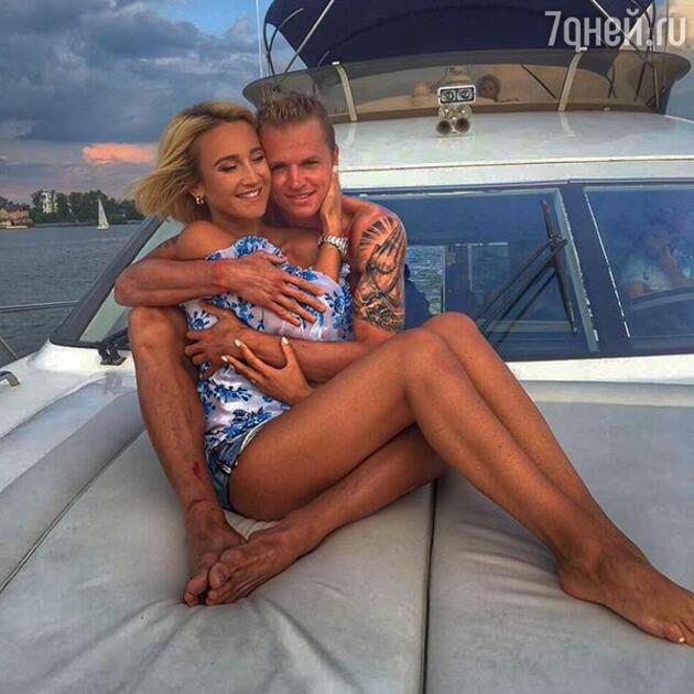 Ольга Бузова и Дмитрий Тарасов Ольга Бузова и Дмитрий Тарасов