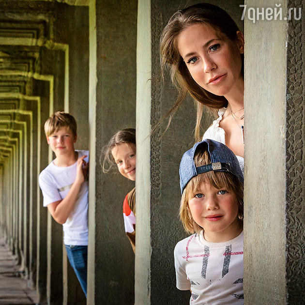 Юлия Барановская с детьми Юлия Барановская с детьми