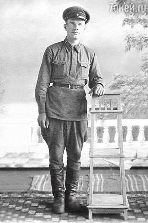 Дедушка Василий Иванович Гусев. Июнь 1942 г. Дедушка Василий Иванович Гусев. Июнь 1942 г.