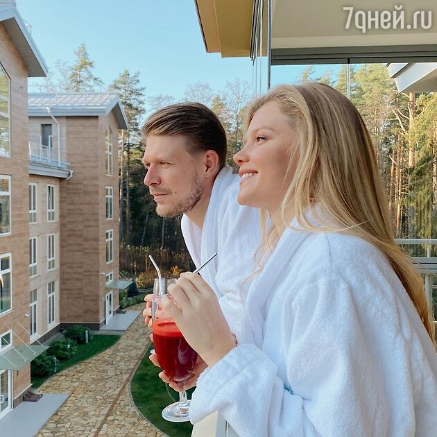 Никита Ефремов и Мария Ивакова Никита Ефремов и Мария Ивакова