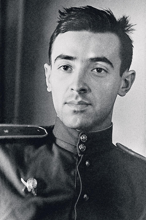 Владимир Этуш