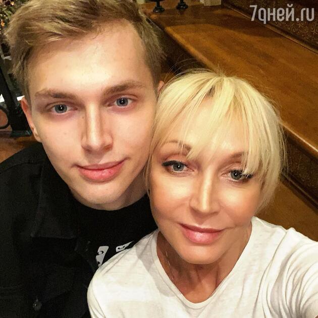 Кристина Орбакайте с сыном Дени Байсаровым Кристина Орбакайте с сыном Дени Байсаровым
