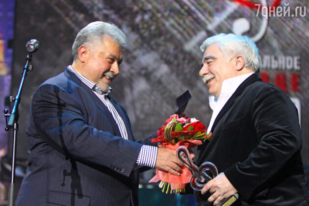 Юлий Гусман и продюсер Давид Смелянский, получивший премию за мюзикл «Продюсеры» Юлий Гусман и продюсер Давид Смелянский, получивший премию за мюзикл «Продюсеры»