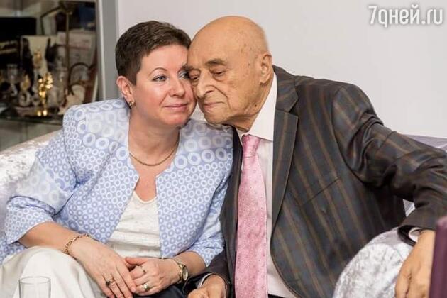 Владимир Этуш с женой Еленой Владимир Этуш с женой Еленой