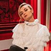 Полина Гагарина сняла обручальное кольцо и отписалась от мужа Полина Гагарина сняла обручальное кольцо и отписалась от мужа