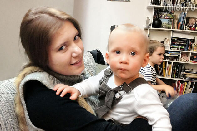 Мои дети: Нюся, младший сын Ваня, на заднем плане — Саша Мои дети: Нюся, младший сын Ваня, на заднем плане — Саша