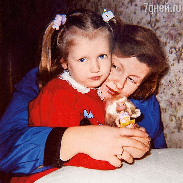 Екатерина Шумакова с мамой Ларисой Васильевной Екатерина Шумакова с мамой Ларисой Васильевной