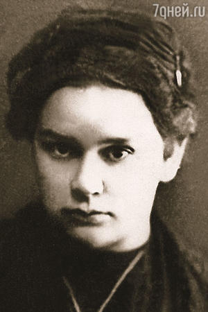 Черубина была мистификацией, выдумкой Волошина. О том, что под этим именем пряталась Елизавета Дмитриева, не знал никто Черубина была мистификацией, выдумкой Волошина. О том, что под этим именем пряталась Елизавета Дмитриева, не знал никто