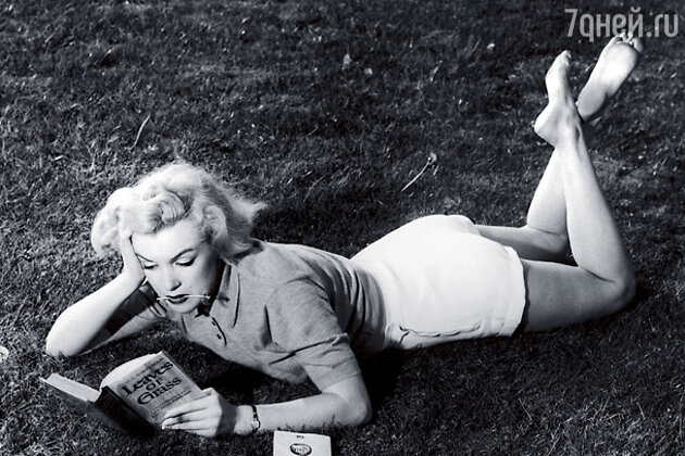 Став миссис Миллер, Мэрилин начала читать книги по списку, составленному для нее Артуром Став миссис Миллер, Мэрилин начала читать книги по списку, составленному для нее Артуром