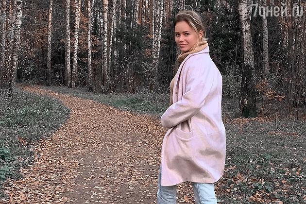С годами Полина сильно преобразилась и похорошела С годами Полина сильно преобразилась и похорошела