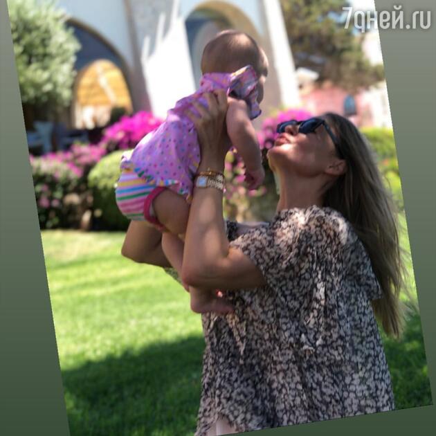 Алена Гаврилова с дочкой Афиной Алена Гаврилова с дочкой Афиной