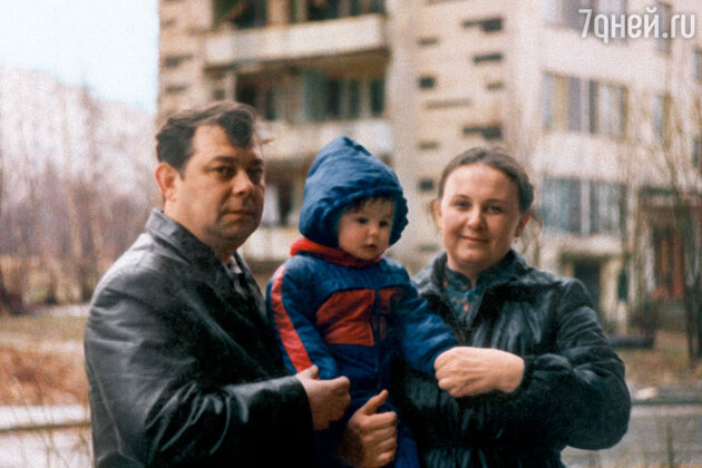 Моя любимая фотография с родителями, 1985 год Моя любимая фотография с родителями, 1985 год