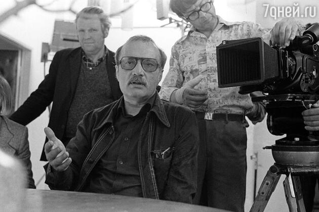 Свою новую любовь, режиссера Георгия Данелию, Люба Соколова встретила уже в зрелом возрасте, 1978 г. Свою новую любовь, режиссера Георгия Данелию, Люба Соколова встретила уже в зрелом возрасте, 1978 г.