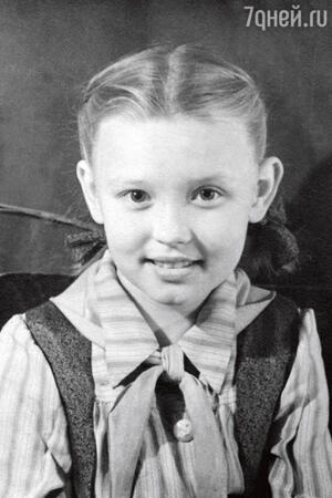 Вера-школьница. 1949 г. Вера-школьница. 1949 г.