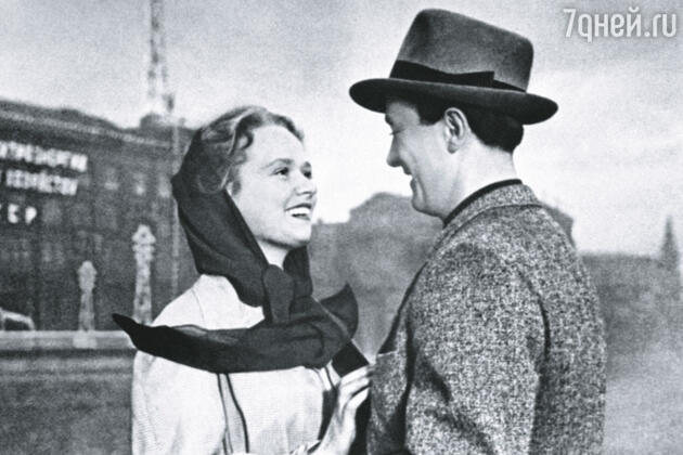 Нина Гребешкова и Олег Голубицкий в к/ф «Испытание верности», 1954 г. Нина Гребешкова и Олег Голубицкий в к/ф «Испытание верности», 1954 г.