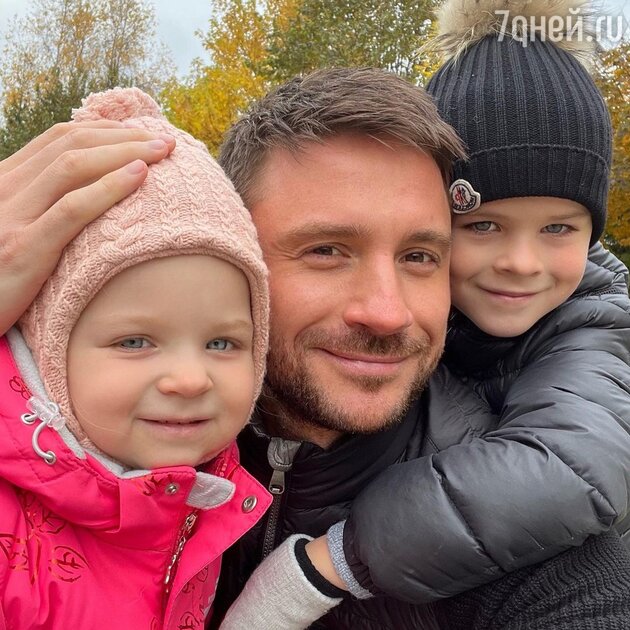Сергей Лазарев с детьми Сергей Лазарев с детьми