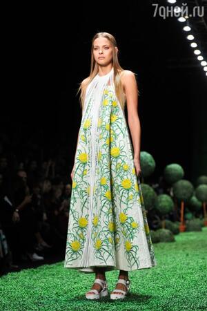 Показ Алены Ахмадуллиной в рамках MBFW Russia 2014 Показ Алены Ахмадуллиной в рамках MBFW Russia 2014