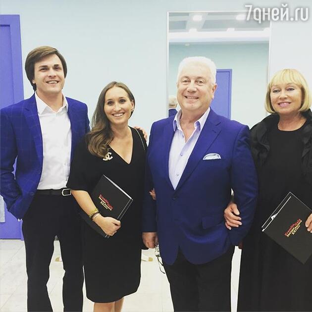 Анастасия Винокур
Григорий Матвеевичев
Тамара Первакова
Владимир Винокур Анастасия Винокур
Григорий Матвеевичев
Тамара Первакова
Владимир Винокур