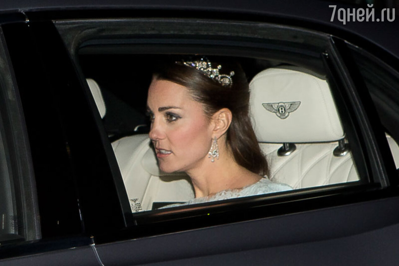   (Kate Middleton)            (Elizabeth II)