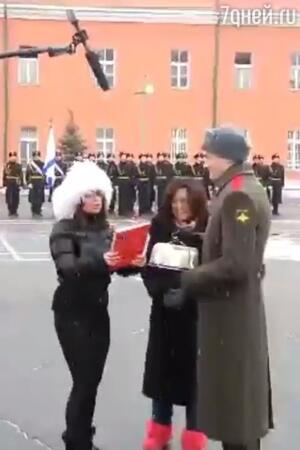Наташа Королева поздравила с 23 февраля военнослужащих в Отдельном комендантском Преображенском полку Наташа Королева поздравила с 23 февраля военнослужащих в Отдельном комендантском Преображенском полку